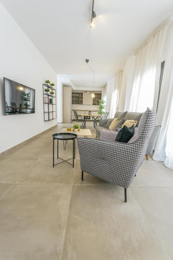 Moott Homes Suites Casa De Los Leones Apto 1 アルメリア エクステリア 写真